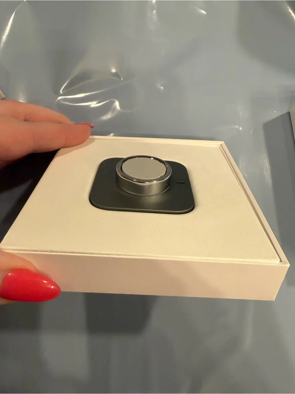 Oura Ring 4 Silver Size 14 Smart Ring Bundle w/ TWO Chargers & USB-C Cables